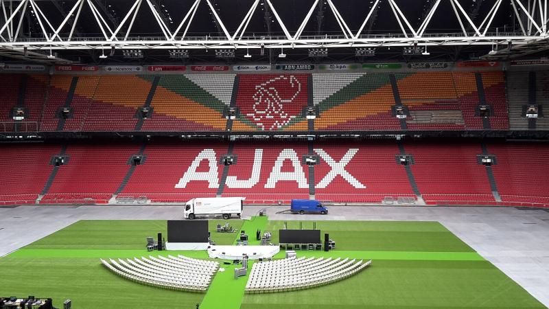 Johan Cruijff Arena (@Scottbrl90 - https://creativecommons.org/licenses/by-sa/4.0/} Johan Cruijff Arena (@Scottbrl90 - https://creativecommons.org/licenses/by-sa/4.0/}