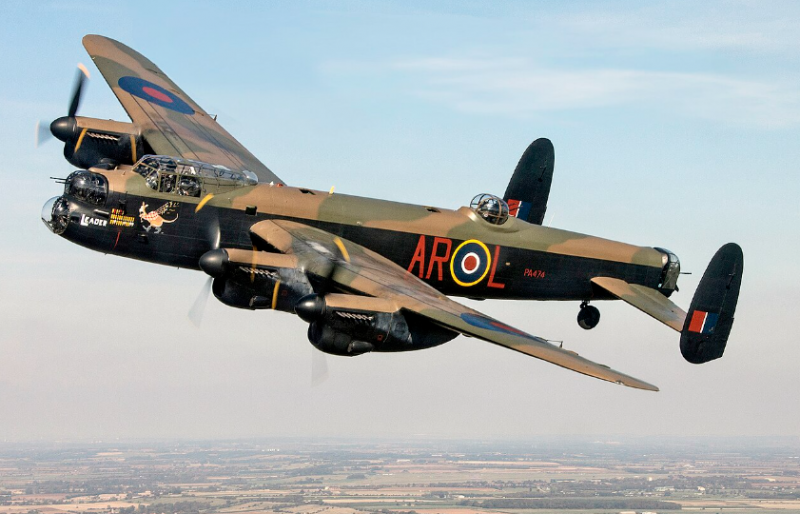Britse Avro Lancaster (Ter Illustratie) - Afbeelding: Cpl Phil Major ABIPP/MOD, OGL v1.0OGL v1.0, via Wikimedia Commons Britse Avro Lancaster (Ter Illustratie) - Afbeelding: Cpl Phil Major ABIPP/MOD, OGL v1.0OGL v1.0, via Wikimedia Commons